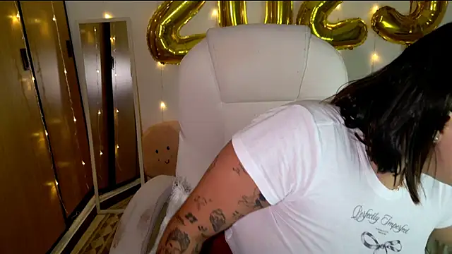 bigbooty-30 online show from January 2025 01:35:01 AM