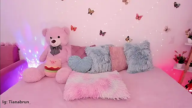 Zara uwu  online show from November 2025 12:15:02 PM