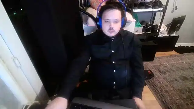 Snapshot of Bebemickey75 chatting on January 2025 01:32:02 AM Bebemickey75 online show from January 2025 01:32:02 AM