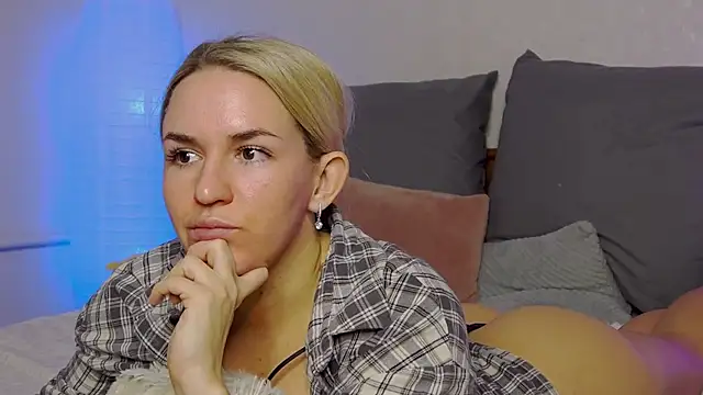 SofiJames online show from December 2024 08:55:02 AM