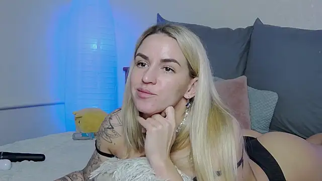 SofiJames online show from January 2025 09:04:01 AM