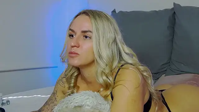 SofiJames online show from September 2025 07:10:02 AM