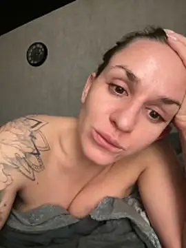 SofiJames online show from November 2025 07:25:01 PM