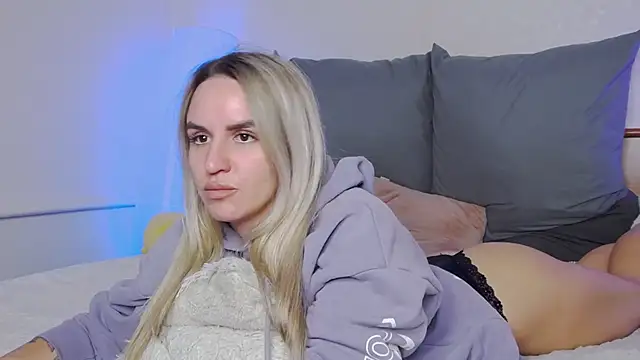 SofiJames online show from November 2025 06:24:02 AM