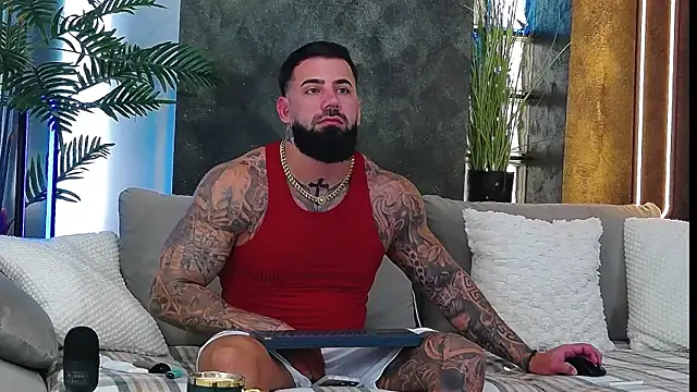 masterkingofmusclee online show from October 2025 10:49:02 AM