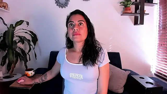 im amber online show from April 2026 01:01:01 PM