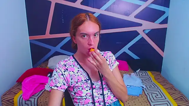 SofiaWet23 online show from October 2025 01:19:01 PM