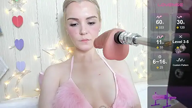 Kaya Devis online show from November 2025 04:44:02 AM