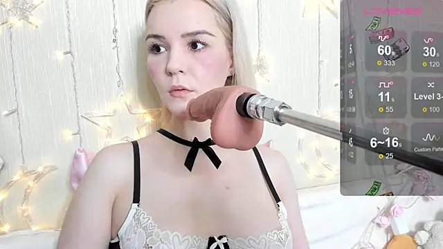 Kaya Devis online show from November 2025 04:45:02 AM