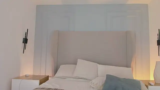 chloe d online show from April 2026 01:47:02 PM