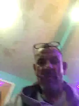 deepstroker42071 online show from December 2024 01:06:01 PM