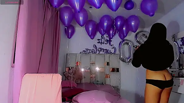 Hannahsmit online show from October 2025 08:00:02 AM