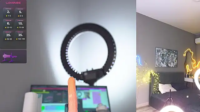 TwilightSparkle  online show from February 2025 11:33:01 AM