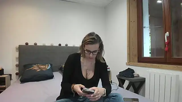 Madame Callie online show from June 2026 01:23:01 PM