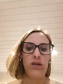Madame Callie online show from June 2026 09:50:01 PM