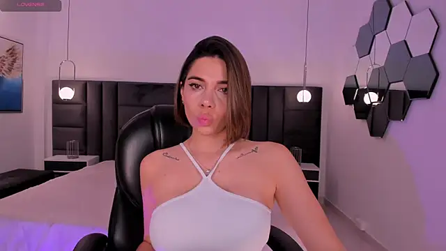 Snapshot of AmyWalker_ chatting on February 2025 10:05:01 AM AmyWalker online show from February 2025 10:05:01 AM