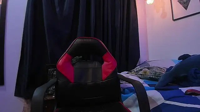 Snapshot of Juan_Castano chatting on December 2024 04:59:01 AM Juan Castano online show from December 2024 04:59:01 AM