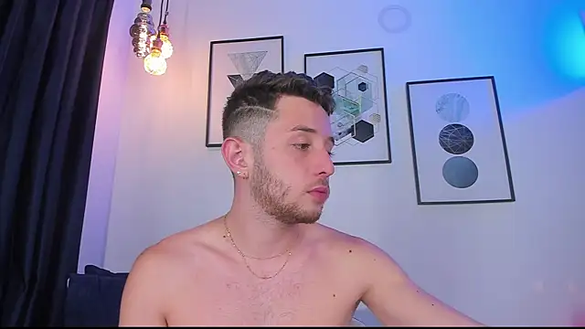 Snapshot of Juan_Castano chatting on January 2025 09:57:02 PM Juan Castano online show from January 2025 09:57:02 PM