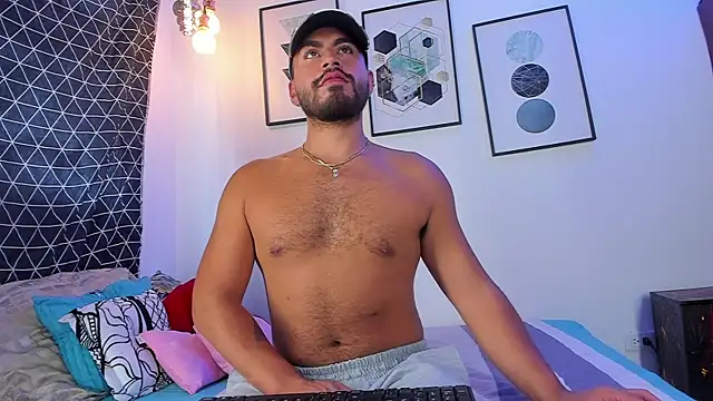 Snapshot of Juan_Castano chatting on March 2025 06:21:02 PM Juan Castano online show from March 2025 06:21:02 PM