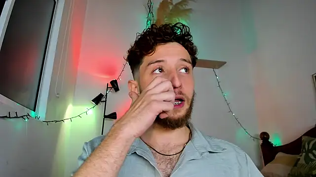 Juan Castano online show from December 2025 07:25:02 AM