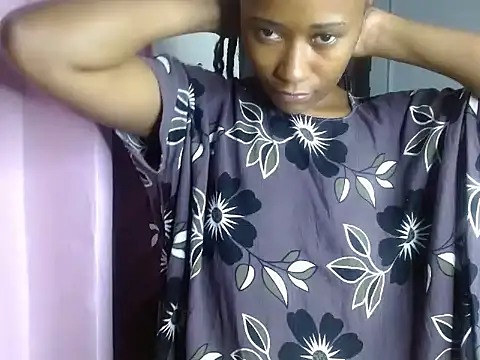 Snapshot of savage_laura chatting on June 2026 09:37:01 AM savage laura online show from June 2026 09:37:01 AM