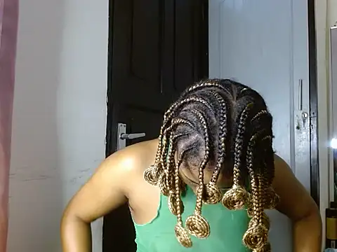 Snapshot of savage_laura chatting on August 2026 06:45:01 AM savage laura online show from August 2026 06:45:01 AM