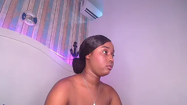 Snapshot of MichaelaCox chatting on June 2026 07:15:02 PM MichaelaCox online show from June 2026 07:15:02 PM
