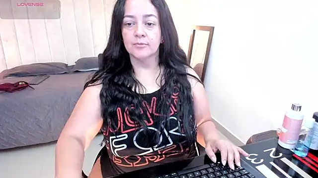 lucia vonne  online show from February 2026 09:16:01 PM