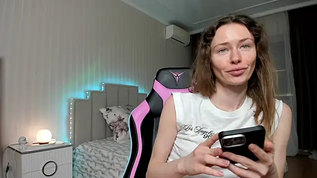 ooksiiii online show from April 2026 06:05:01 PM