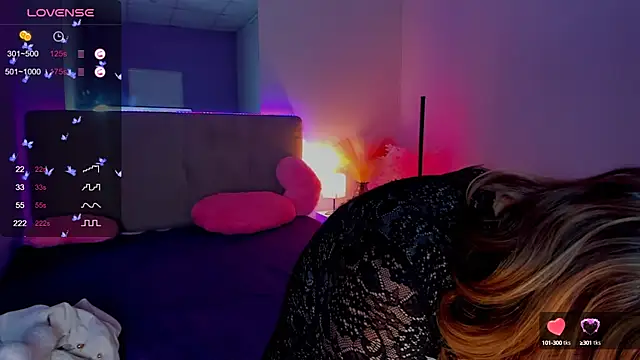 DellaRowe online show from September 2025 05:51:02 PM