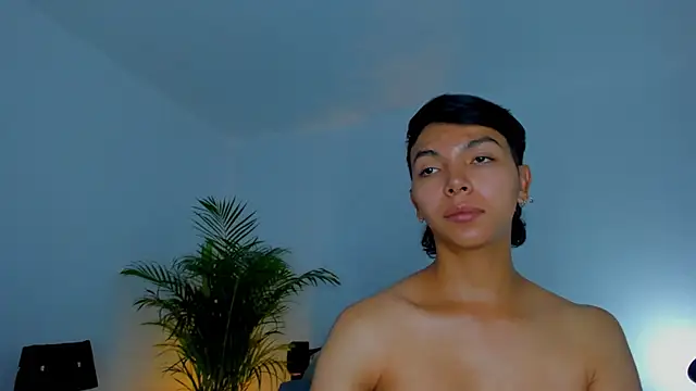 xhenisa  online show from September 2025 08:02:02 PM