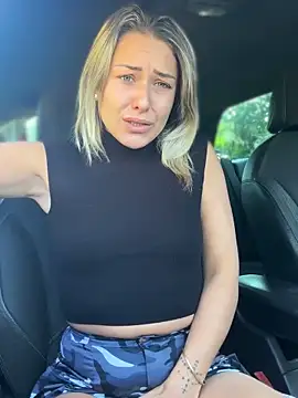 Snapshot of petrouchkaaa_ chatting on October 2025 08:59:01 AM petrouchkaaa online show from October 2025 08:59:01 AM