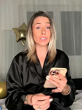 Snapshot of petrouchkaaa_ chatting on November 2025 09:14:02 PM petrouchkaaa online show from November 2025 09:14:02 PM