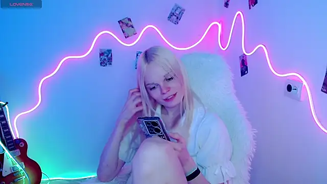 Emily Nyaffee online show from October 2025 05:13:01 PM