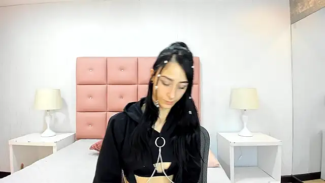 lhiamfit online show from January 2025 04:02:01 PM