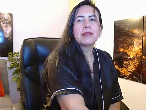 amalia brunette online show from February 2025 01:11:02 AM