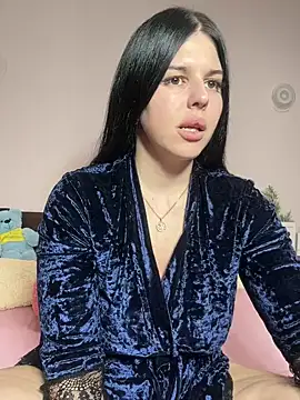 Snapshot of Annatrybebetter chatting on December 2024 08:43:01 PM Annatrybebetter online show from December 2024 08:43:01 PM