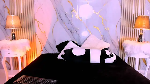 BeckyRusso online show from October 2025 12:52:02 PM