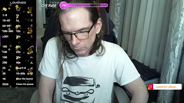 Snapshot of living_manors_2 chatting on January 2025 10:02:01 PM living manors 2 online show from January 2025 10:02:01 PM