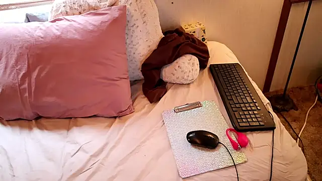 Snapshot of xxpixeyxx chatting on November 2025 03:10:02 PM xxpixeyxx online show from November 2025 03:10:02 PM