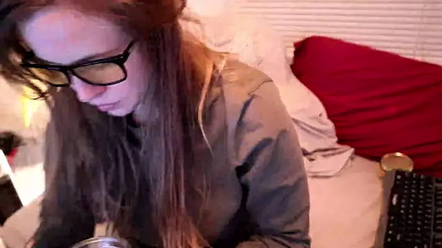 Snapshot of xxpixeyxx chatting on December 2025 04:42:02 AM xxpixeyxx online show from December 2025 04:42:02 AM