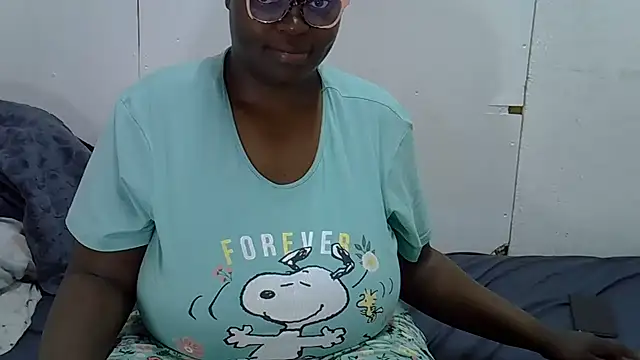 Snapshot of MamaGotYou chatting on January 2025 11:00:01 AM MamaGotYou online show from January 2025 11:00:01 AM