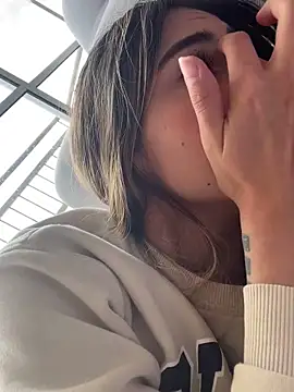 Ameellie online show from February 2025 05:47:02 PM