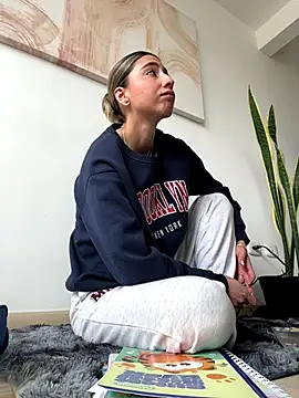 Ameellie online show from September 2025 03:50:01 PM