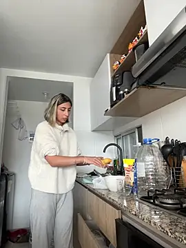 Ameellie online show from November 2025 03:00:02 PM