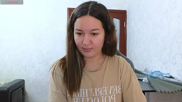 Nelly Fischer online show from April 2026 03:36:01 PM