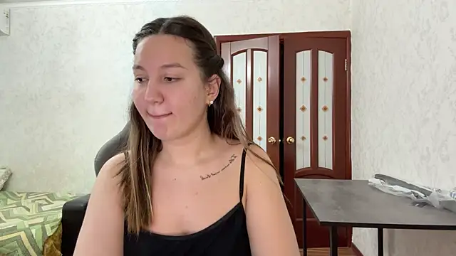 Nelly Fischer online show from May 2026 11:07:01 AM