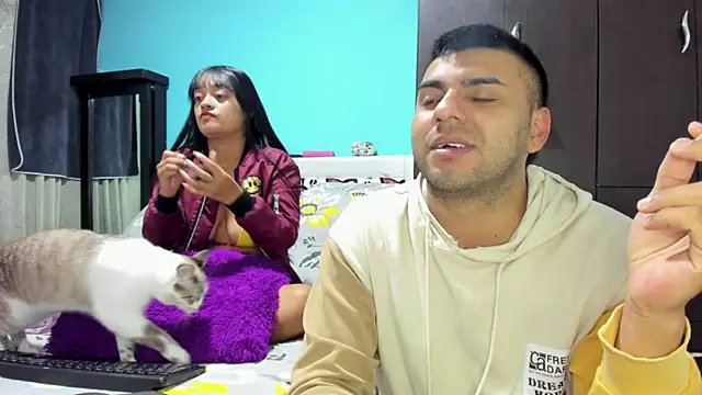 Snapshot of 2ScarletandRyan8 chatting on November 2025 10:04:02 AM 2ScarletandRyan8 online show from November 2025 10:04:02 AM