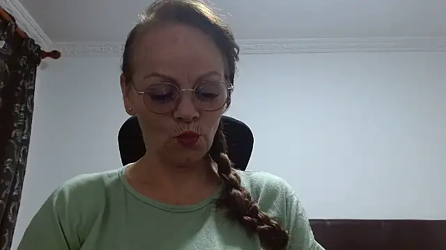 asleycavta online show from November 2025 08:18:01 PM