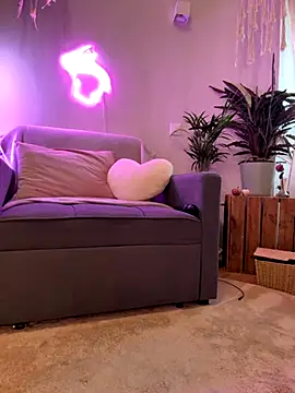 Mia Railey online show from September 2025 04:28:02 PM